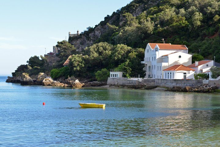 Arrábida and Sesimbra Full Day - Private Tour from Lisbon