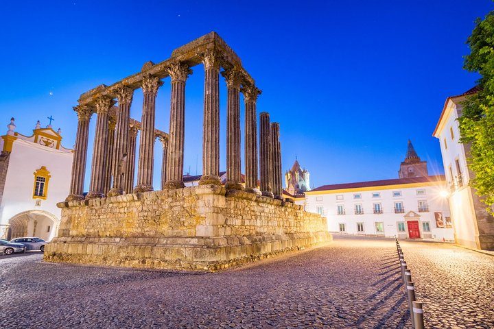 Evora and Monsaraz Private Tour From Lisbon