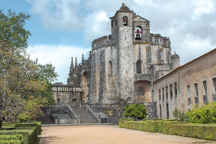 Templar River: Tomar and Almourol Shared Tour