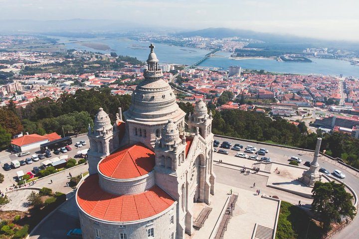 Valença, Ponte de Lima & Viana do Castelo: Private Tour from Porto