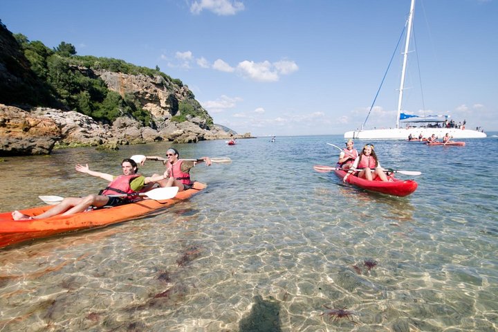 Canoeing Portinho Arrábida