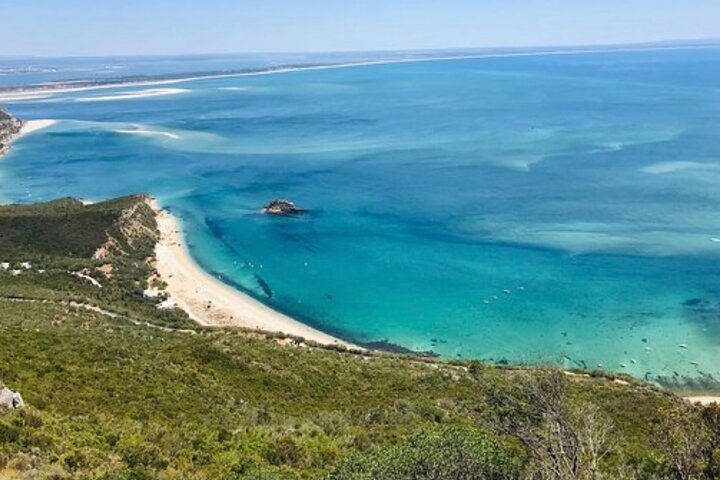 Private Arrábida and Sesimbra Tour from Lisbon