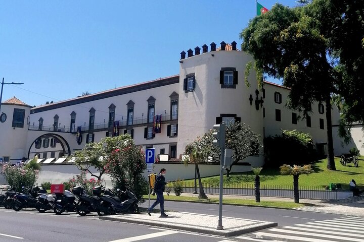 Downtown Funchal: A Self-Guided Audio Tour Through the Old City