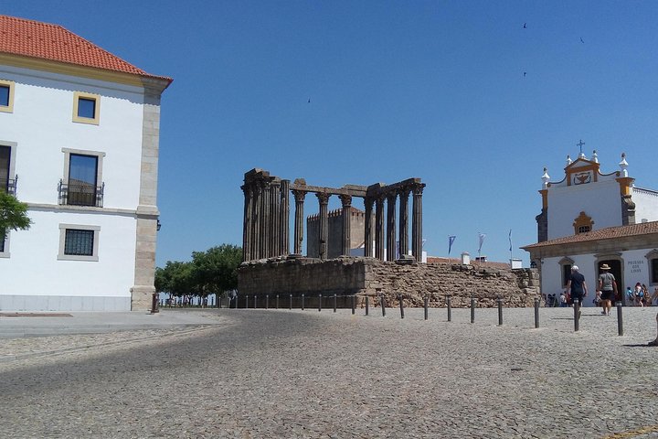 Évora e Monsaraz Private Tour from Lisbon