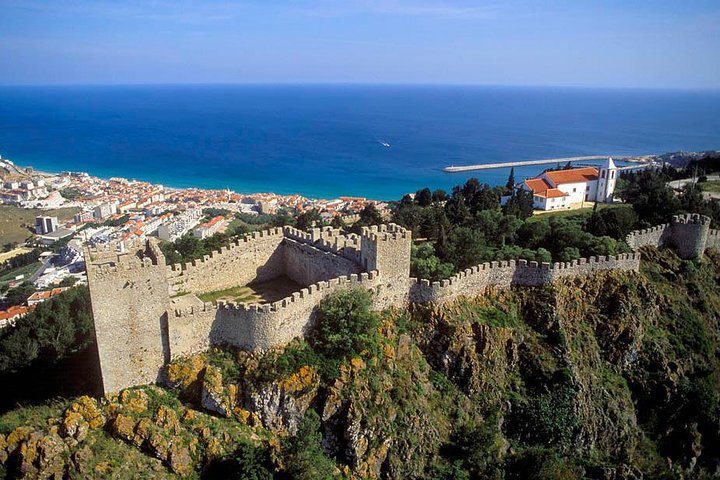 Arrabida and Sesimbra Wine Tasting Tour from Lisbon