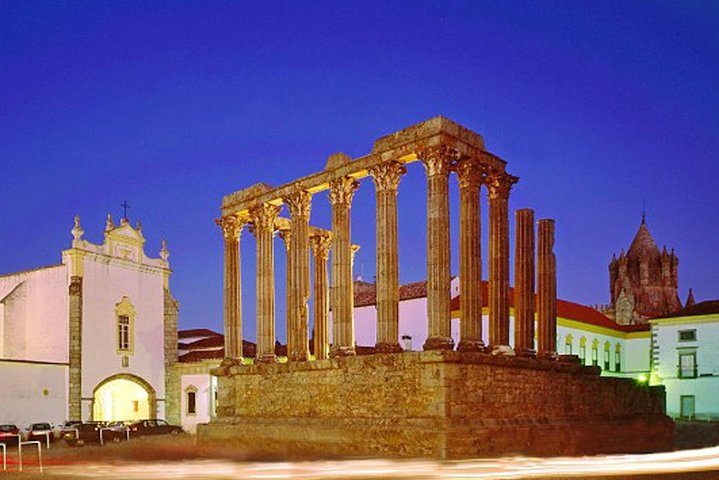 Historical Évora - PRIVATE Full Day Tour - Cork, Wine and Olive Oil Haven