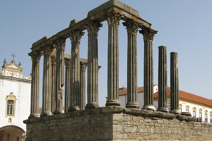 Small Group Day Trip to Évora from Lisbon