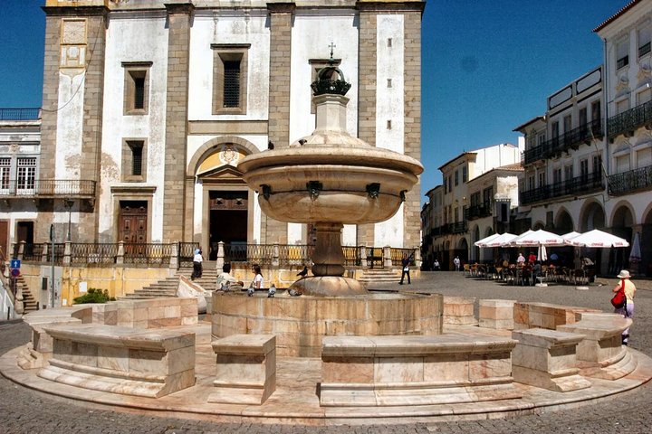 Alentejo Tour with Pottery Village and Wine Tasting