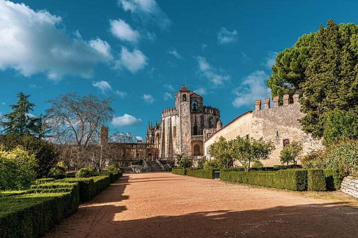 Private Transfer From Coimbra To Lisbon Stops in Batalha Fátima Tomar Alcobaça