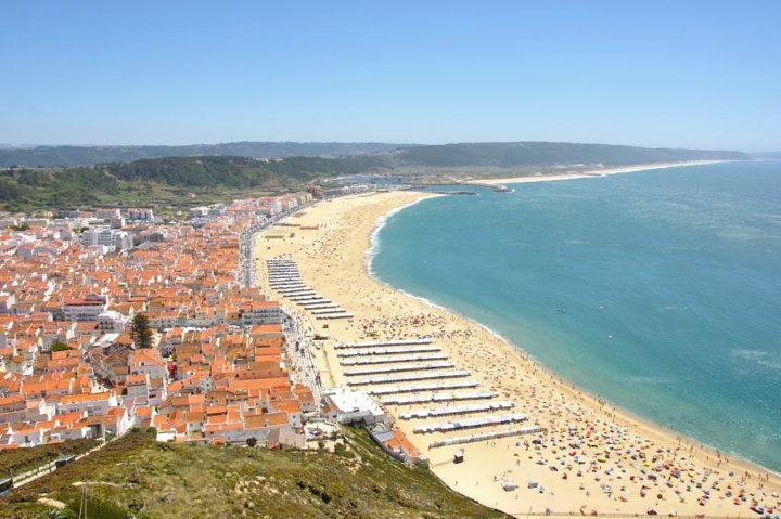 Private Tour to Fátima, Alcobaça or Batalha, Nazaré and Óbidos