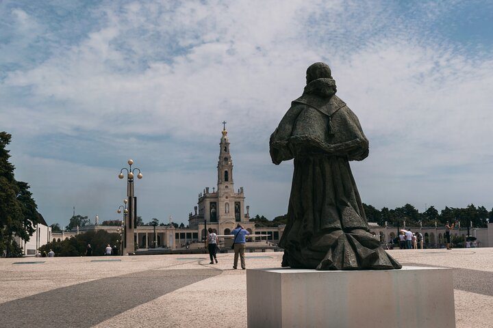 Fátima, Batalha and Nazaré Full Day Private Tour