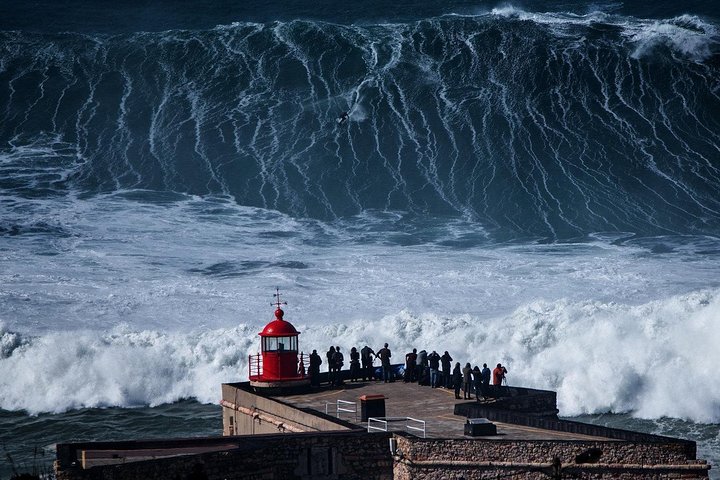 Private Transfer From / To Lisbon Airport x Nazaré