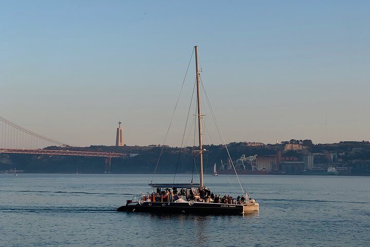 Flash tour - Catamaran trip on the Tejo River