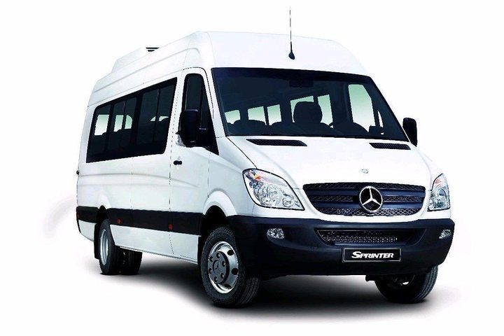 Departure Private Transfer from Porto City to Porto Airport OPO by Minibus