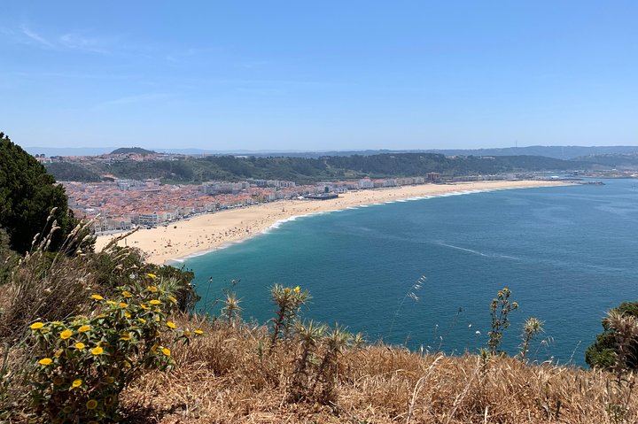 Tour to Nazaré from Lisbon