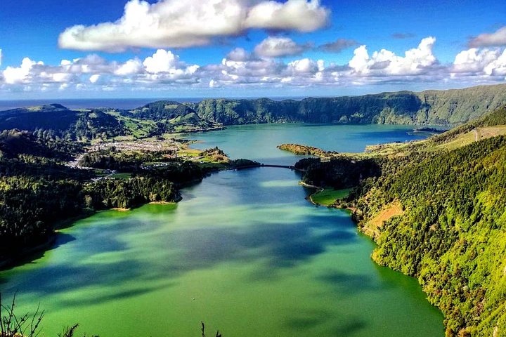 Private Mini Van Sete Cidades and Lagoa do Fogo (1-8 people)