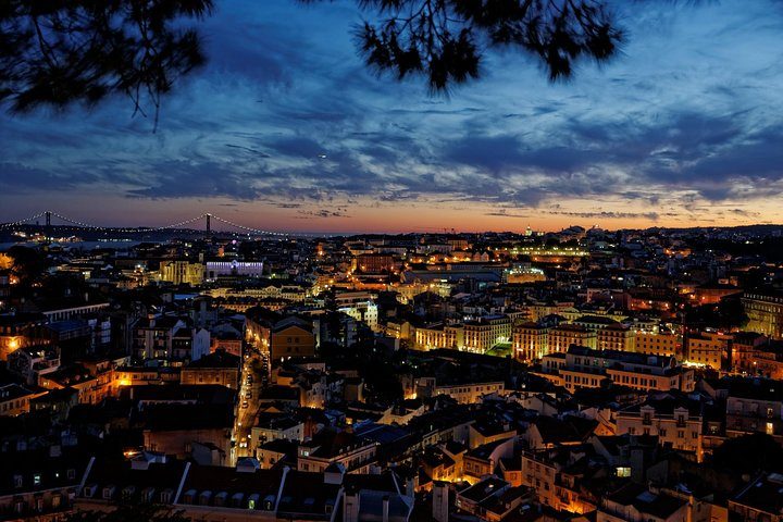 Pub Crawl Lisbon