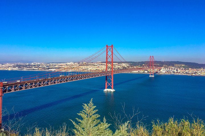 Full-Day Arrábida, Setúbal and Azeitão Tour from Lisbon with Wine Tasting