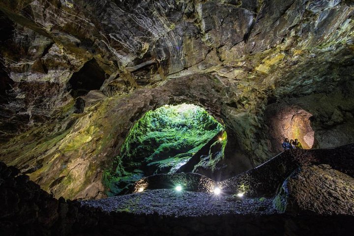 Full-Day West Side Tour in Terceira Island with Lunch