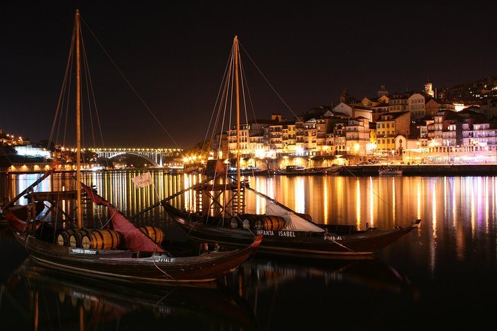 Fado Show with Dinner in Porto