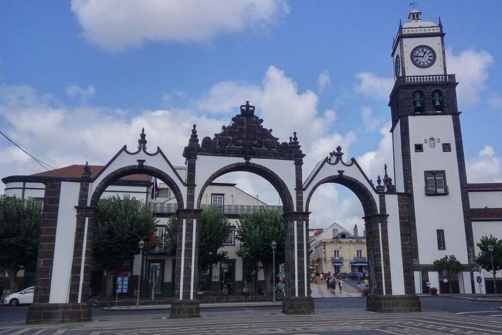 Azores - Ponta Delgada Airport Transfers (Round-trip)