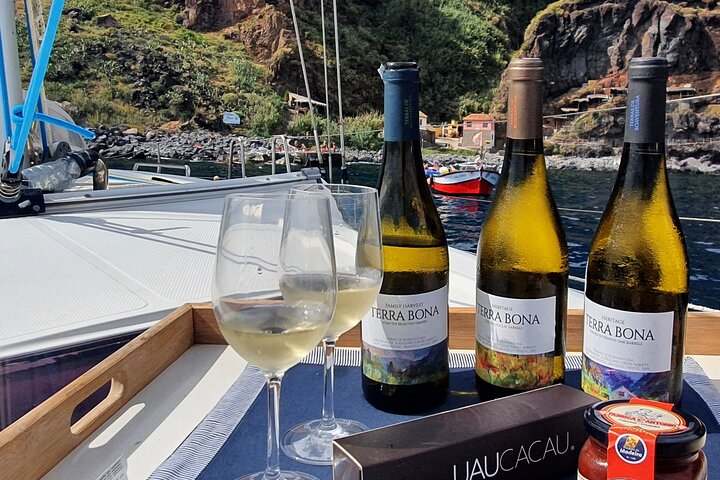 Private Cruise with Wine Tasting in Funchal Bay